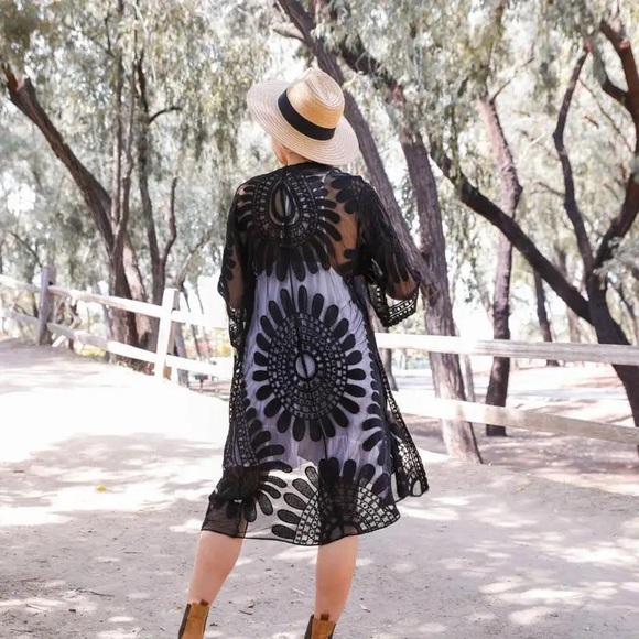 Black lace kimono. one size fits all. never worn. - Picture 1 of 1